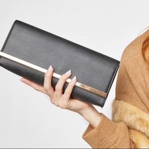 Brand NEW Summer & Rose Caroline Clutch